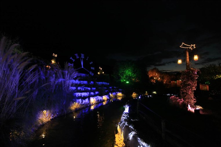 Arnaoon Christmas Village